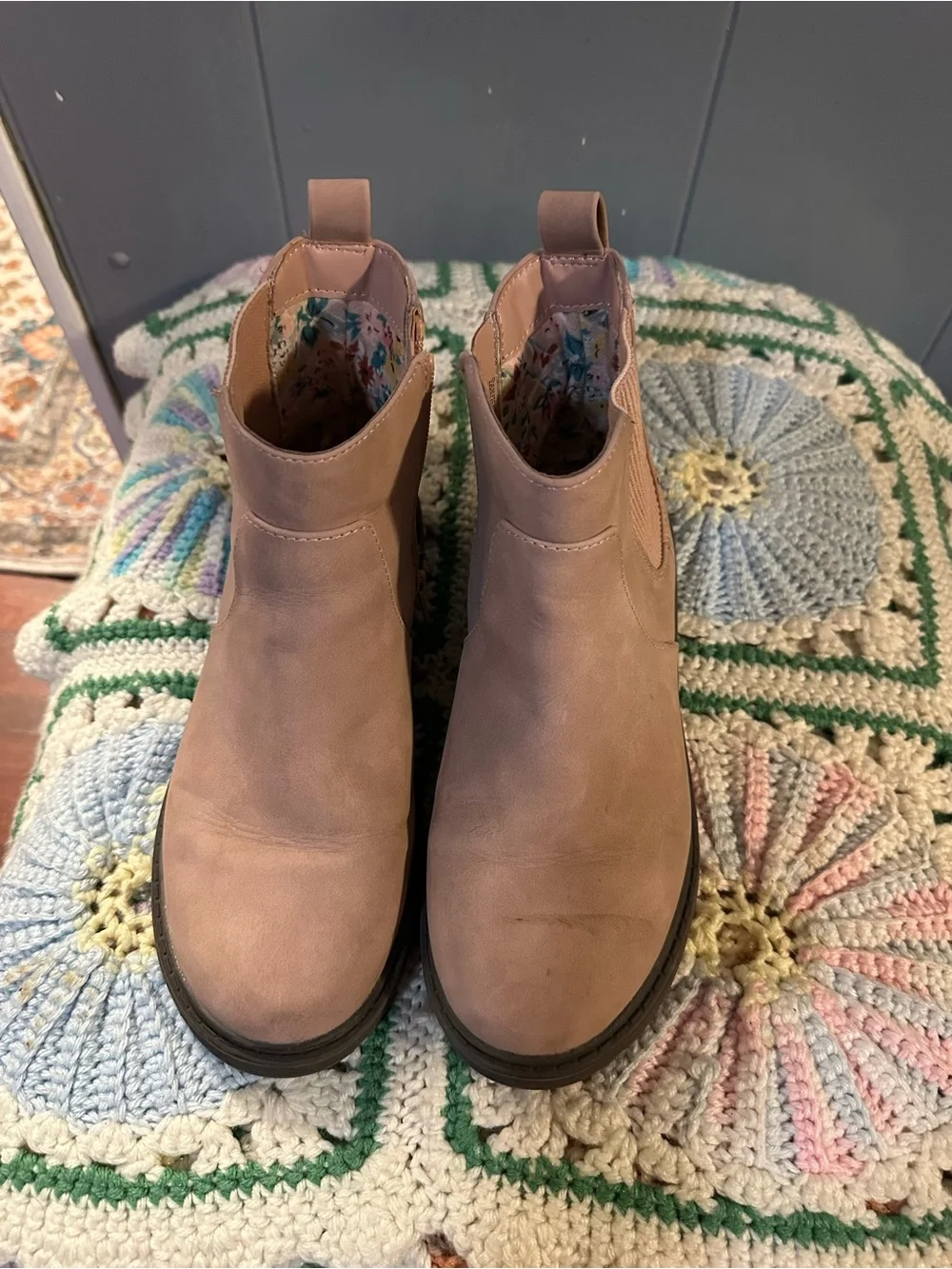 Women’s Ankle Chelsea Boots in Dusty Taupe